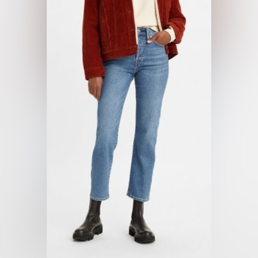 Levi's Wedgie Straight Button Fly‎ In Blue Size 28